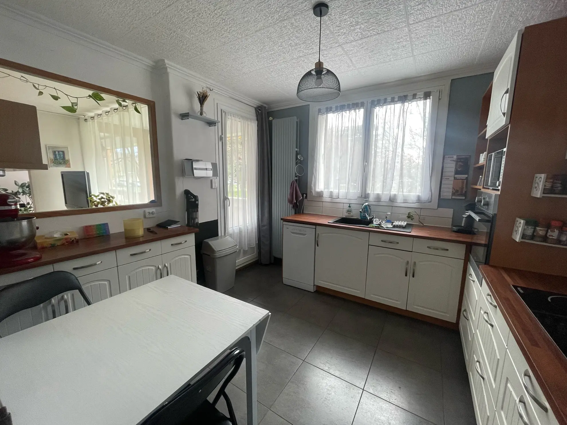 Appartement à vendre de 94 m² à Le Pont-de-Claix avec balcon et cave 