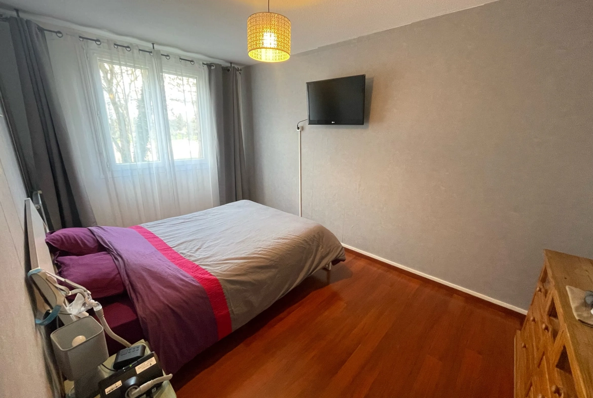 Appartement à vendre de 94 m² à Le Pont-de-Claix avec balcon et cave 