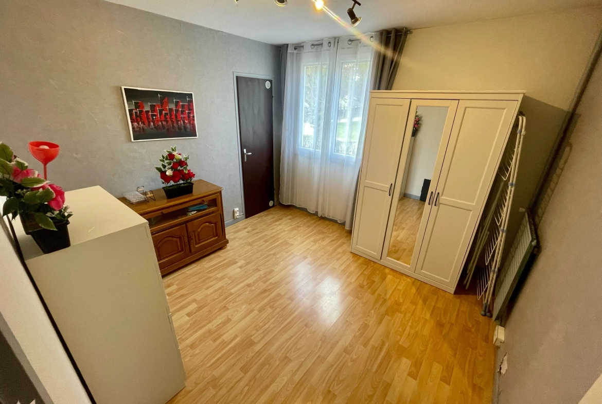 Appartement à vendre de 94 m² à Le Pont-de-Claix avec balcon et cave 