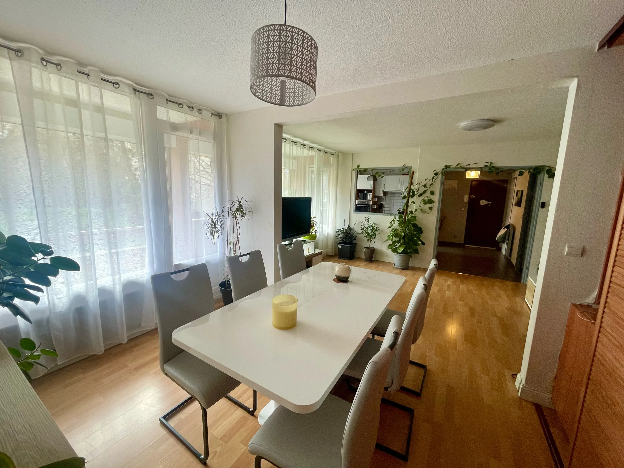 Appartement à vendre de 94 m² à Le Pont-de-Claix avec balcon et cave 