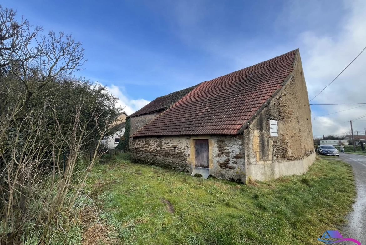 ARRIERE GRANGES Belle maison de campagne avec jardin et granges à Châteauaumeillant 