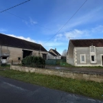 MAISON ET GRANGES Belle maison de campagne avec jardin et granges à Châteauaumeillant