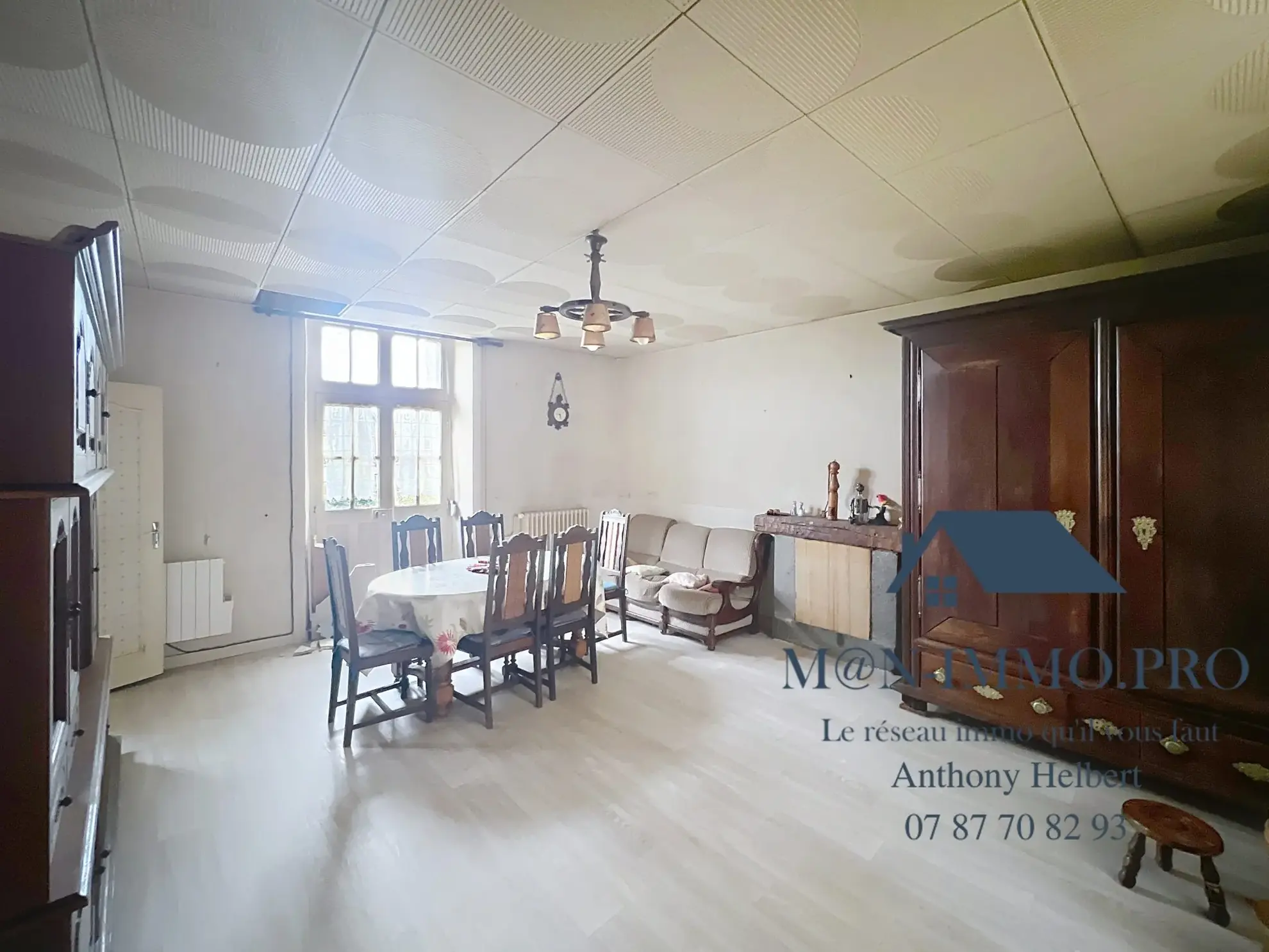 Ensemble de deux maisons à rénover à Uzel, 285 m2 habitables, proche bourg 