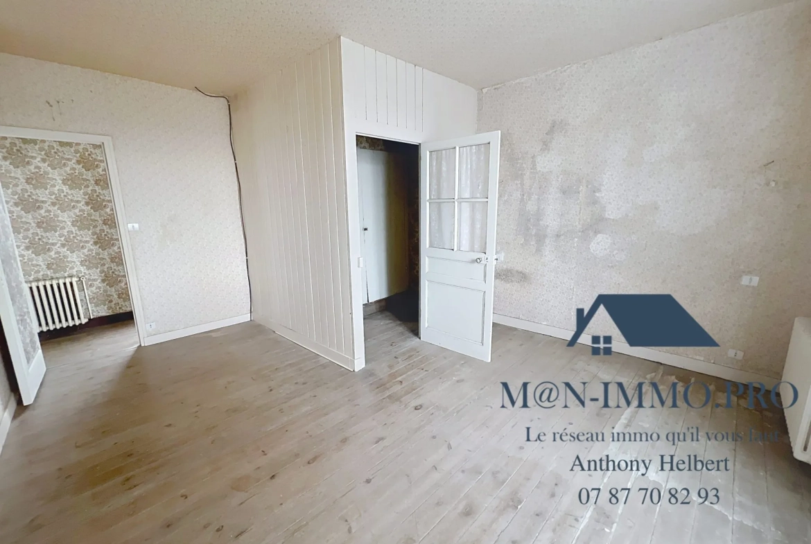 Ensemble de deux maisons à rénover à Uzel, 285 m2 habitables, proche bourg 