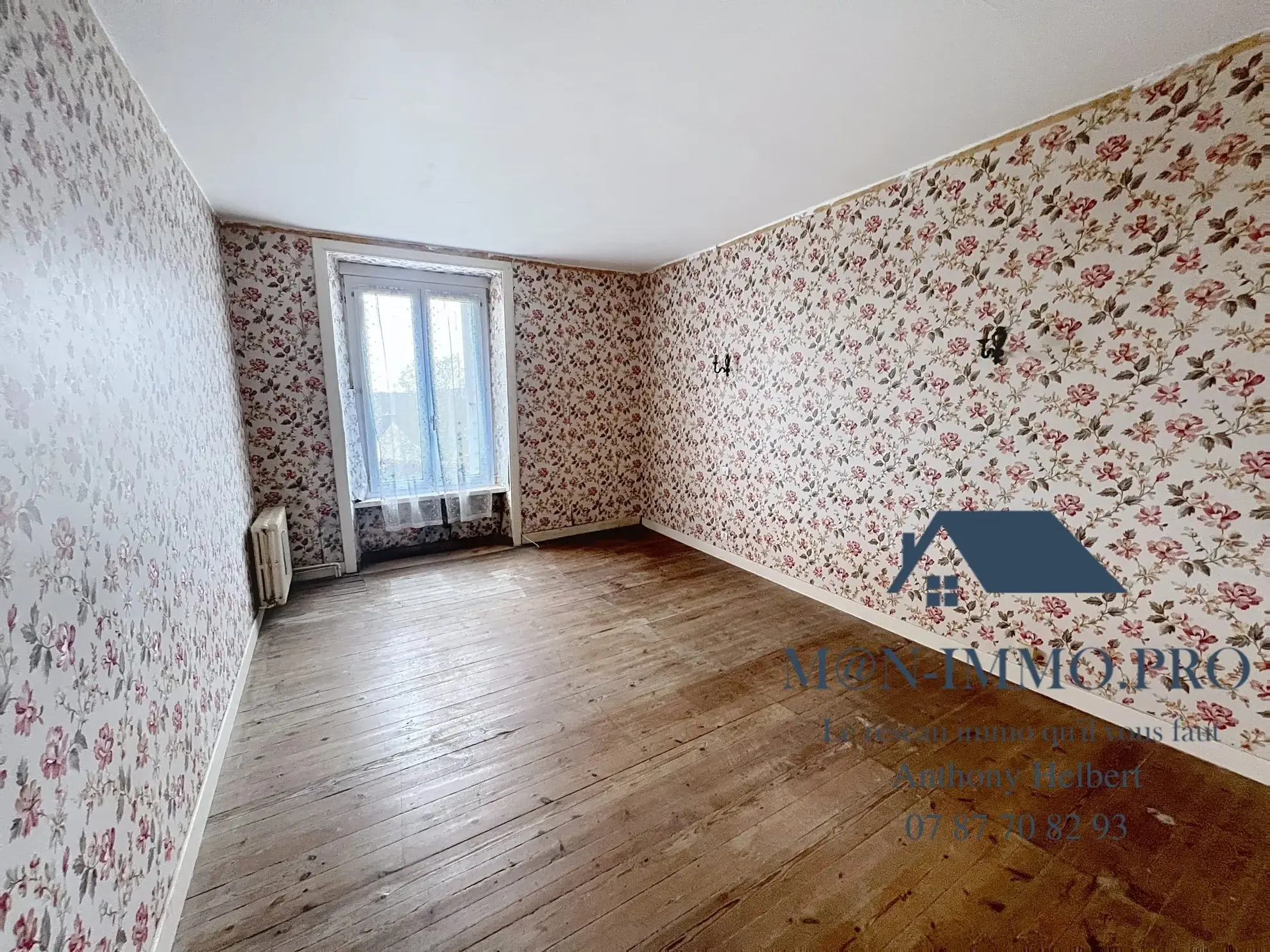 Ensemble de deux maisons à rénover à Uzel, 285 m2 habitables, proche bourg 
