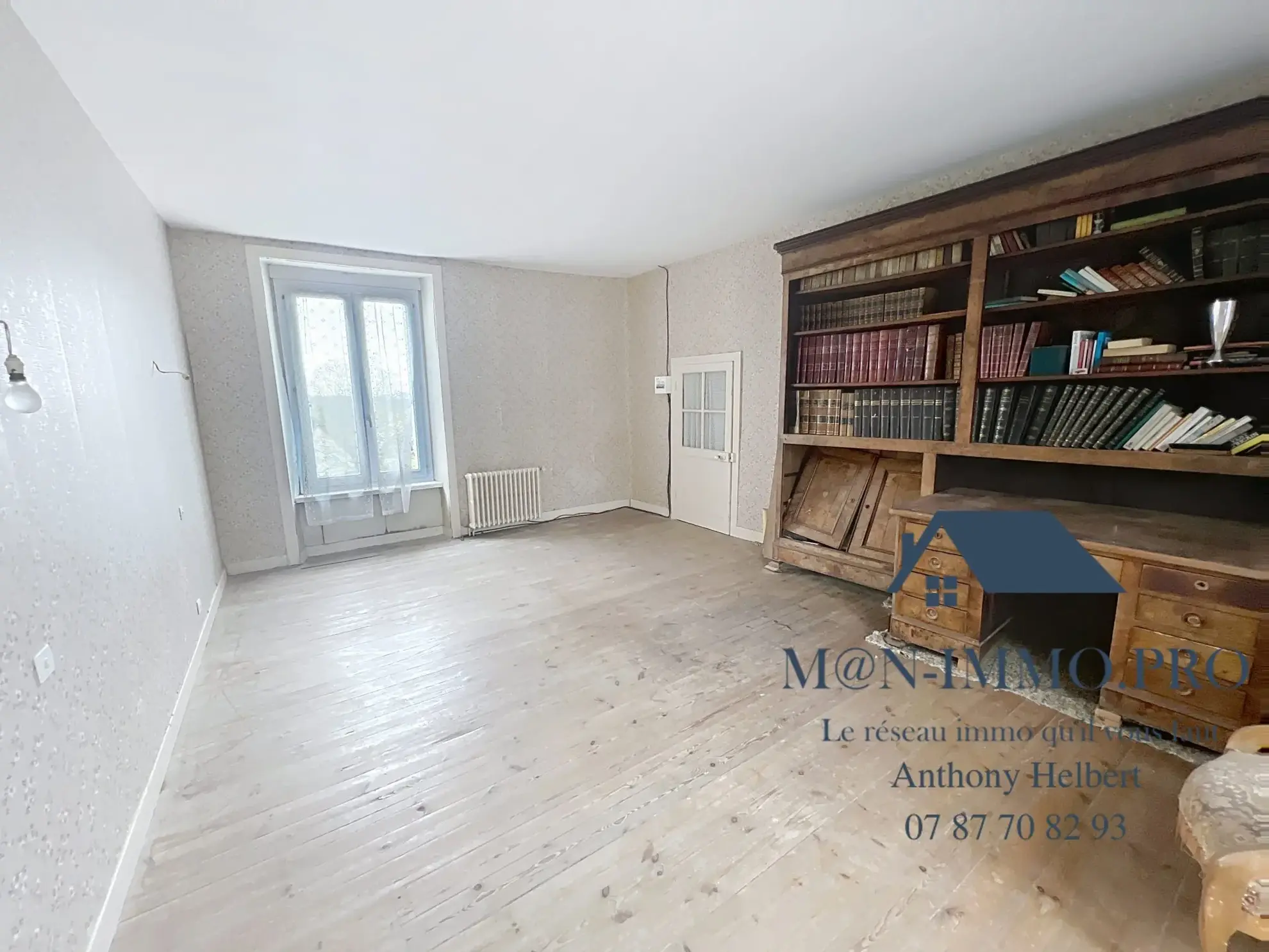 Ensemble de deux maisons à rénover à Uzel, 285 m2 habitables, proche bourg 