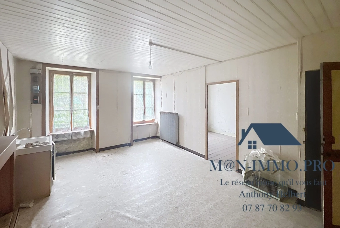 Ensemble de deux maisons à rénover à Uzel, 285 m2 habitables, proche bourg 