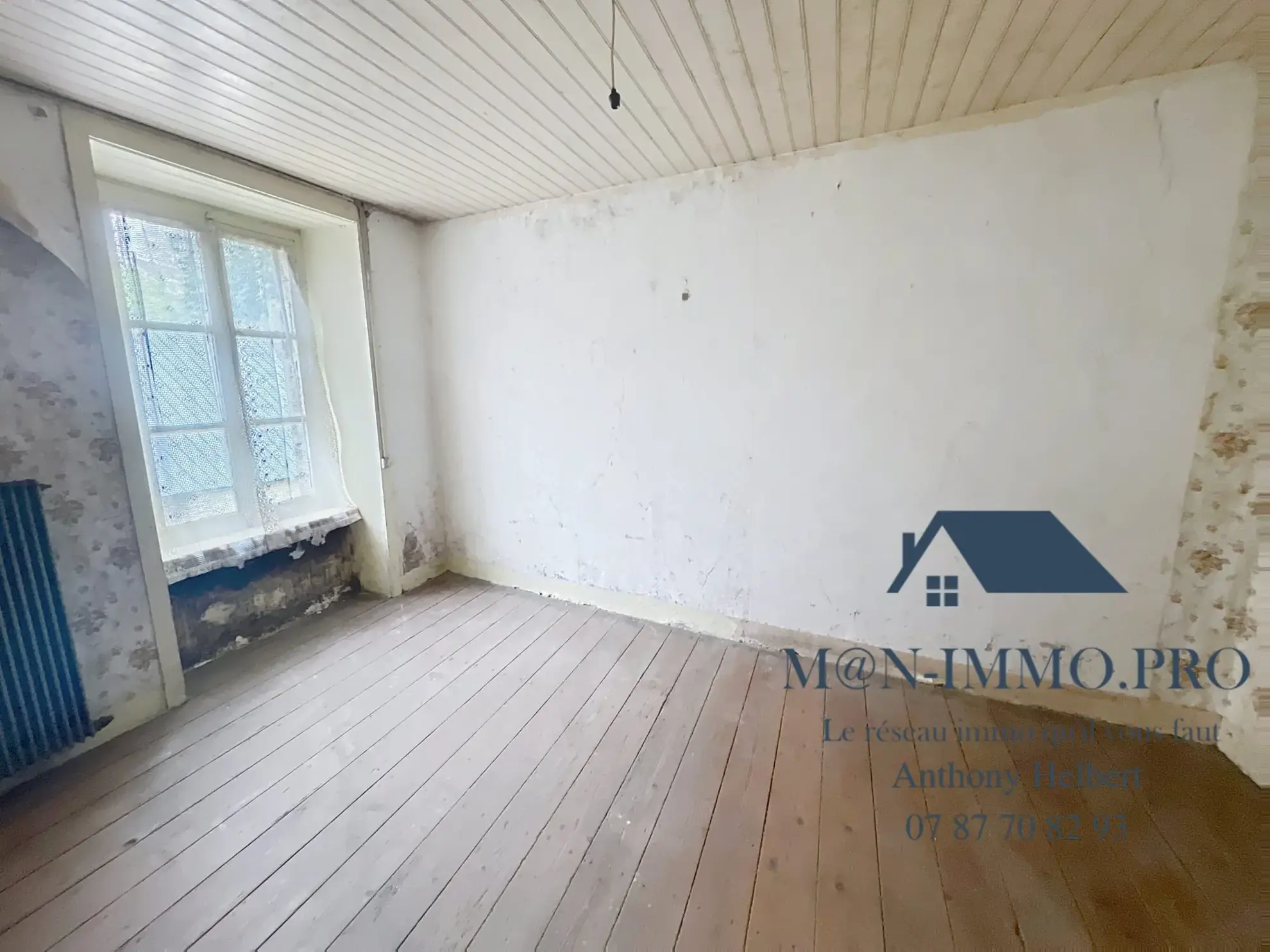 Ensemble de deux maisons à rénover à Uzel, 285 m2 habitables, proche bourg 