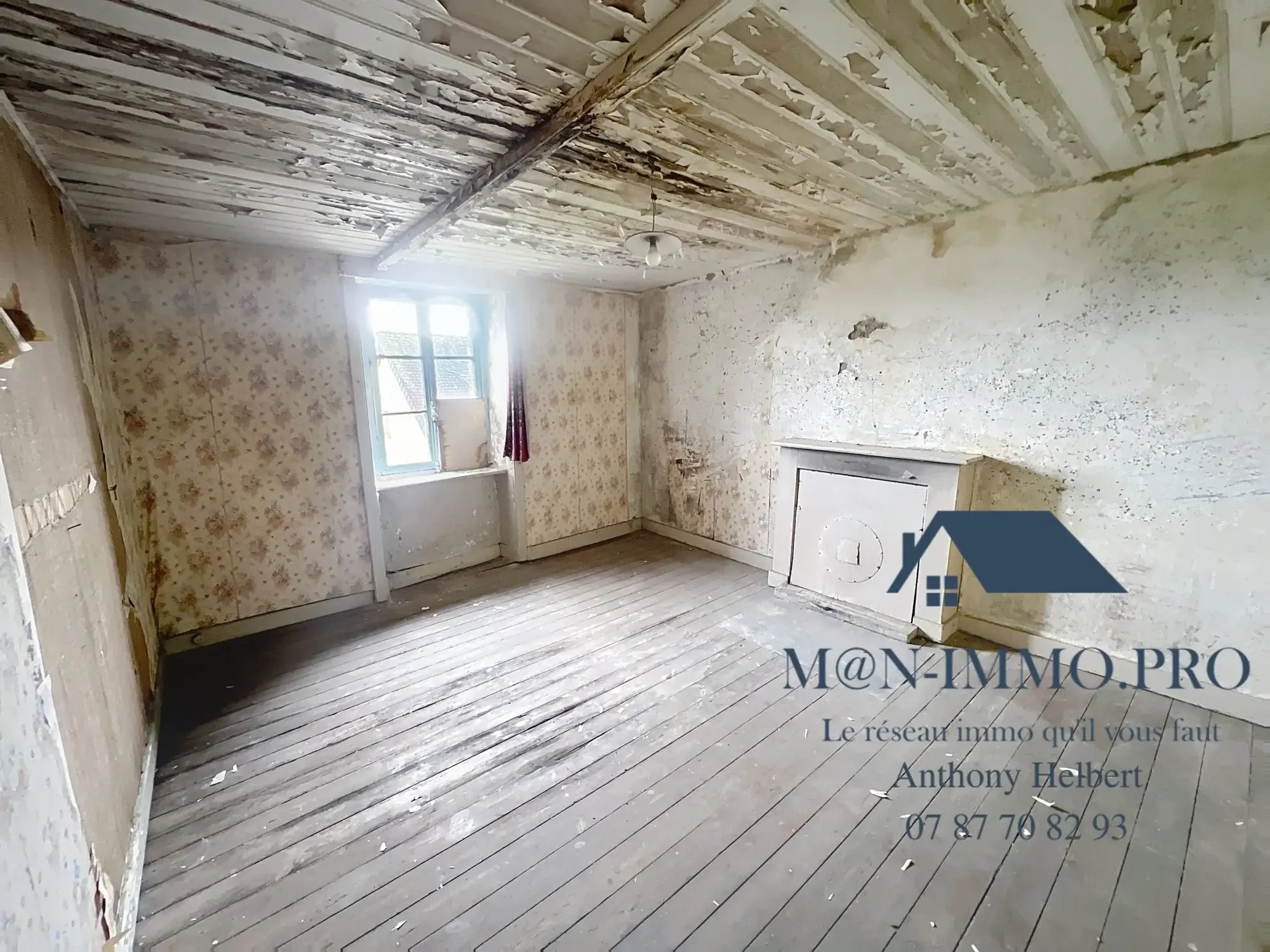 Ensemble de deux maisons à rénover à Uzel, 285 m2 habitables, proche bourg 