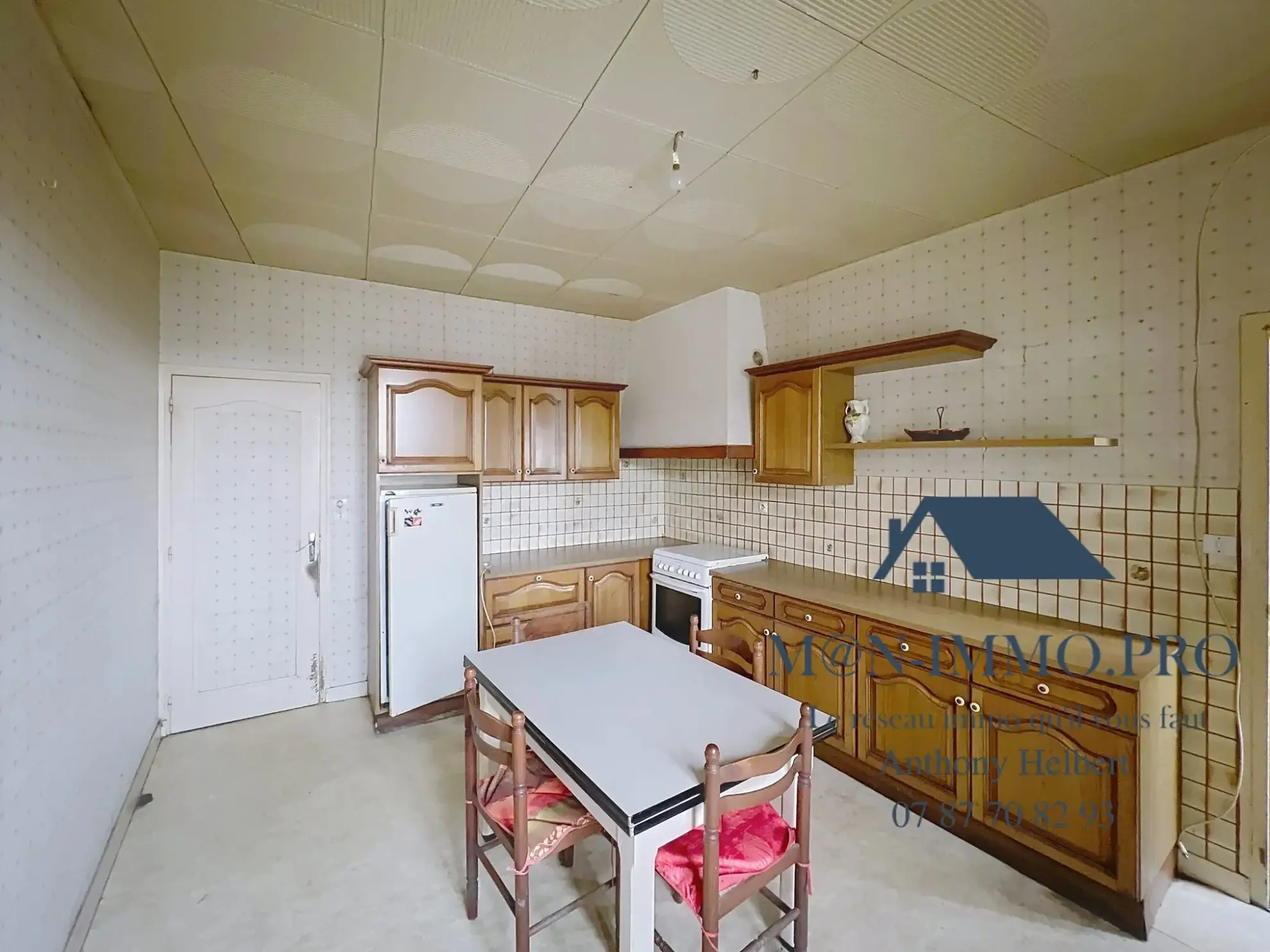 Ensemble de deux maisons à rénover à Uzel, 285 m2 habitables, proche bourg 