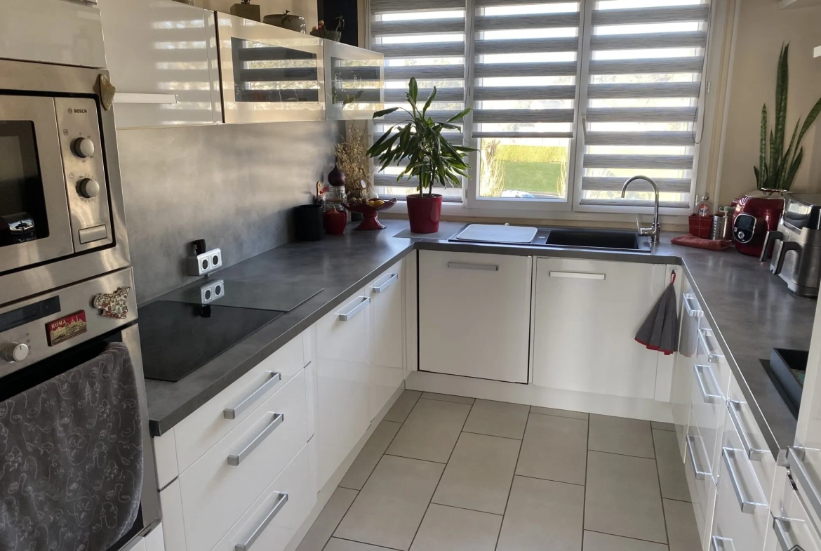 Appartement 3 pièces avec balcon, ascenseur et stationnement à Fécamp 