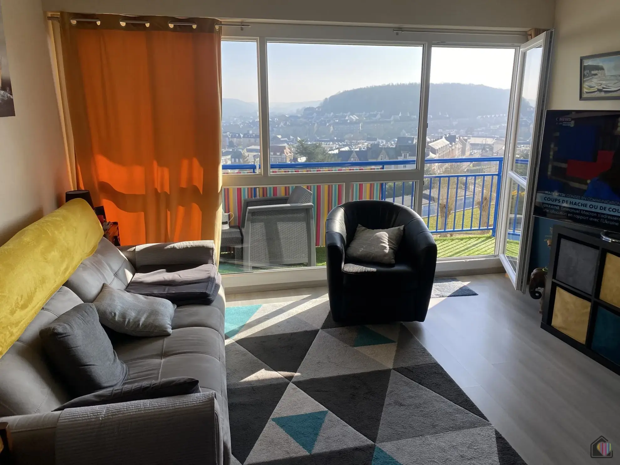 Appartement 3 pièces avec balcon, ascenseur et stationnement à Fécamp 