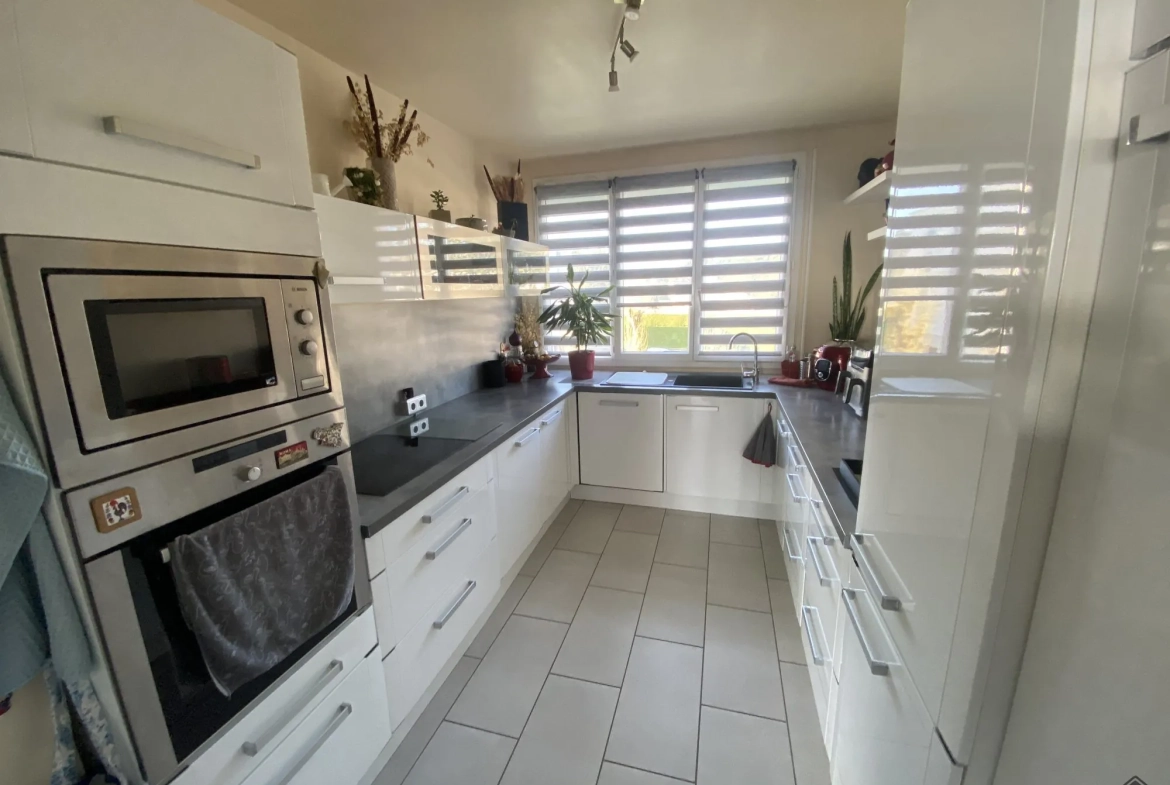 Appartement 3 pièces avec balcon, ascenseur et stationnement à Fécamp 