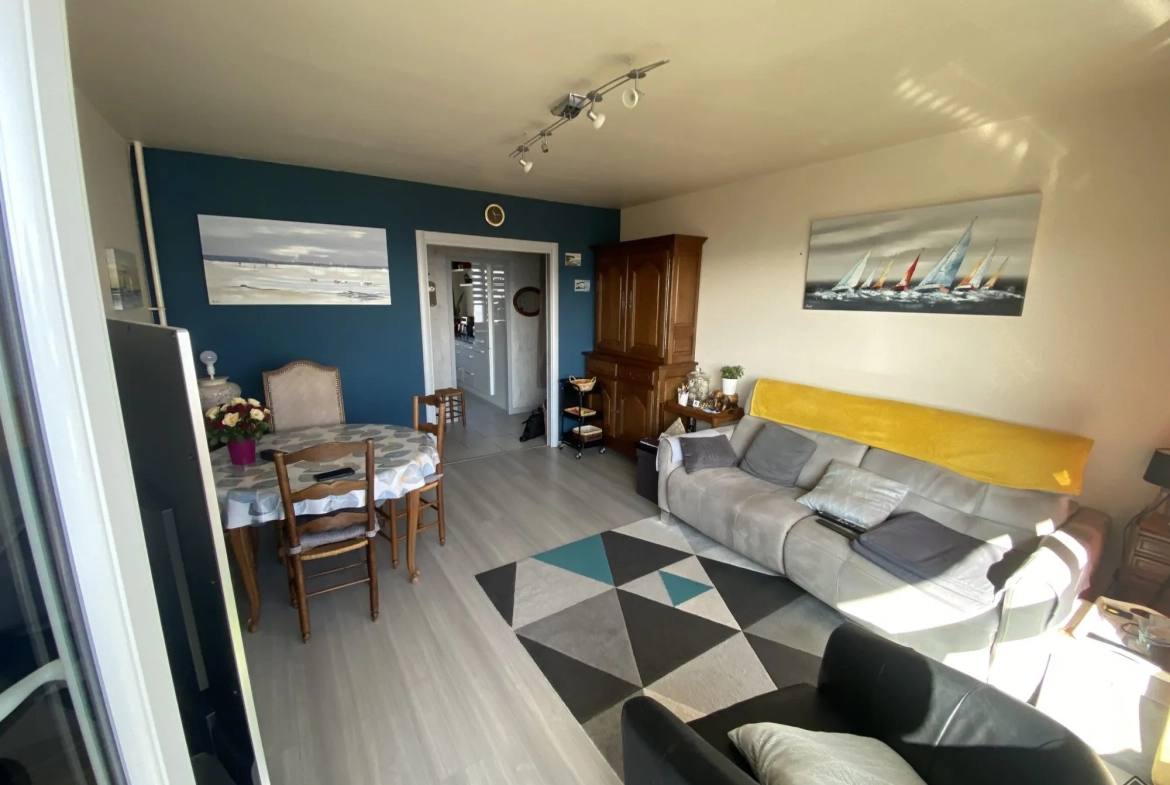 Appartement 3 pièces avec balcon, ascenseur et stationnement à Fécamp 