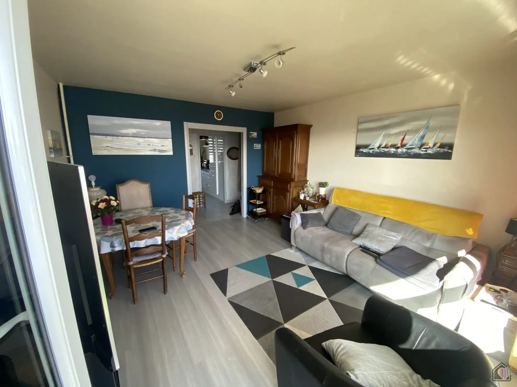 Appartement 3 pièces avec balcon, ascenseur et stationnement à Fécamp 