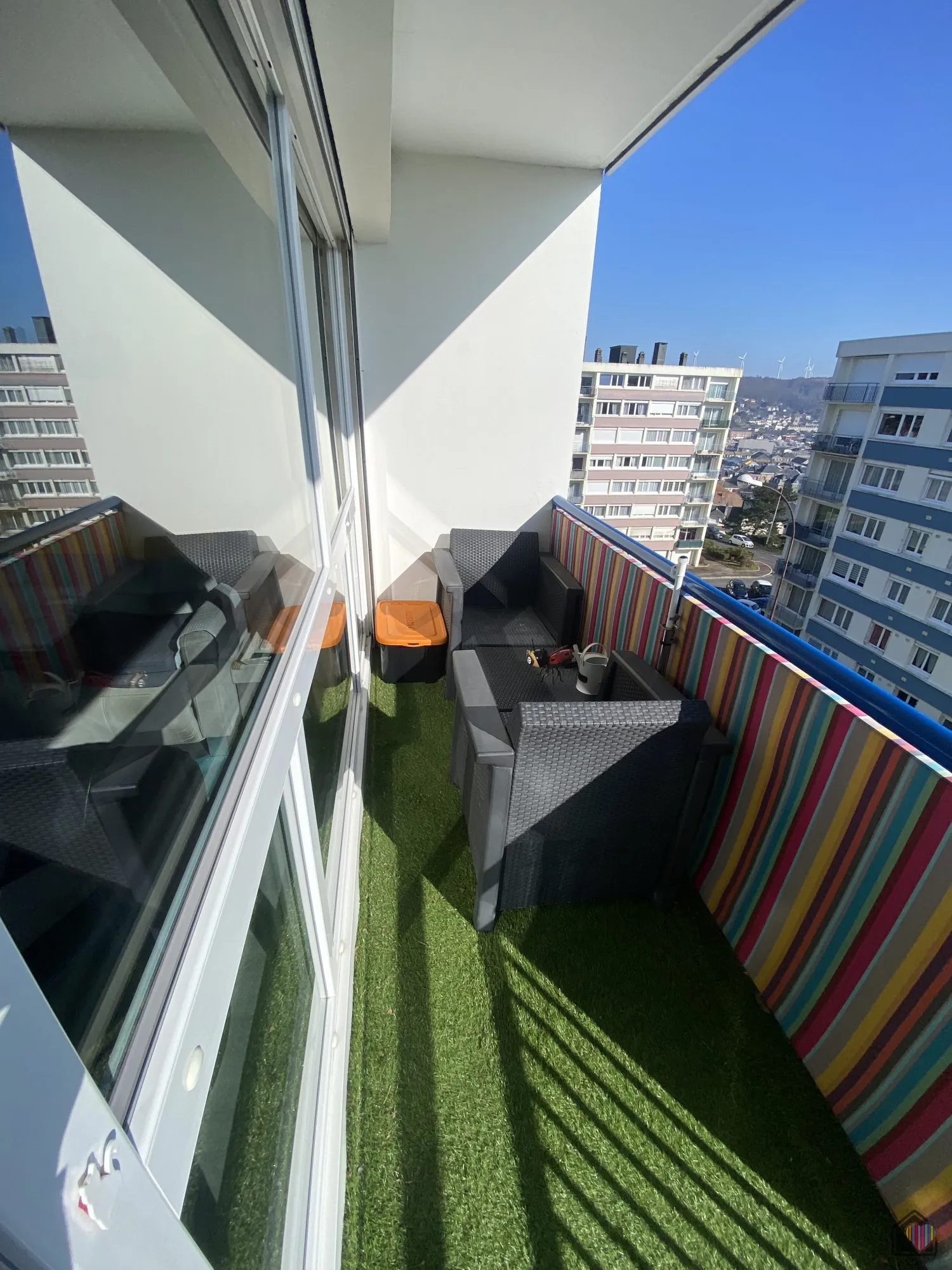 Appartement 3 pièces avec balcon, ascenseur et stationnement à Fécamp 