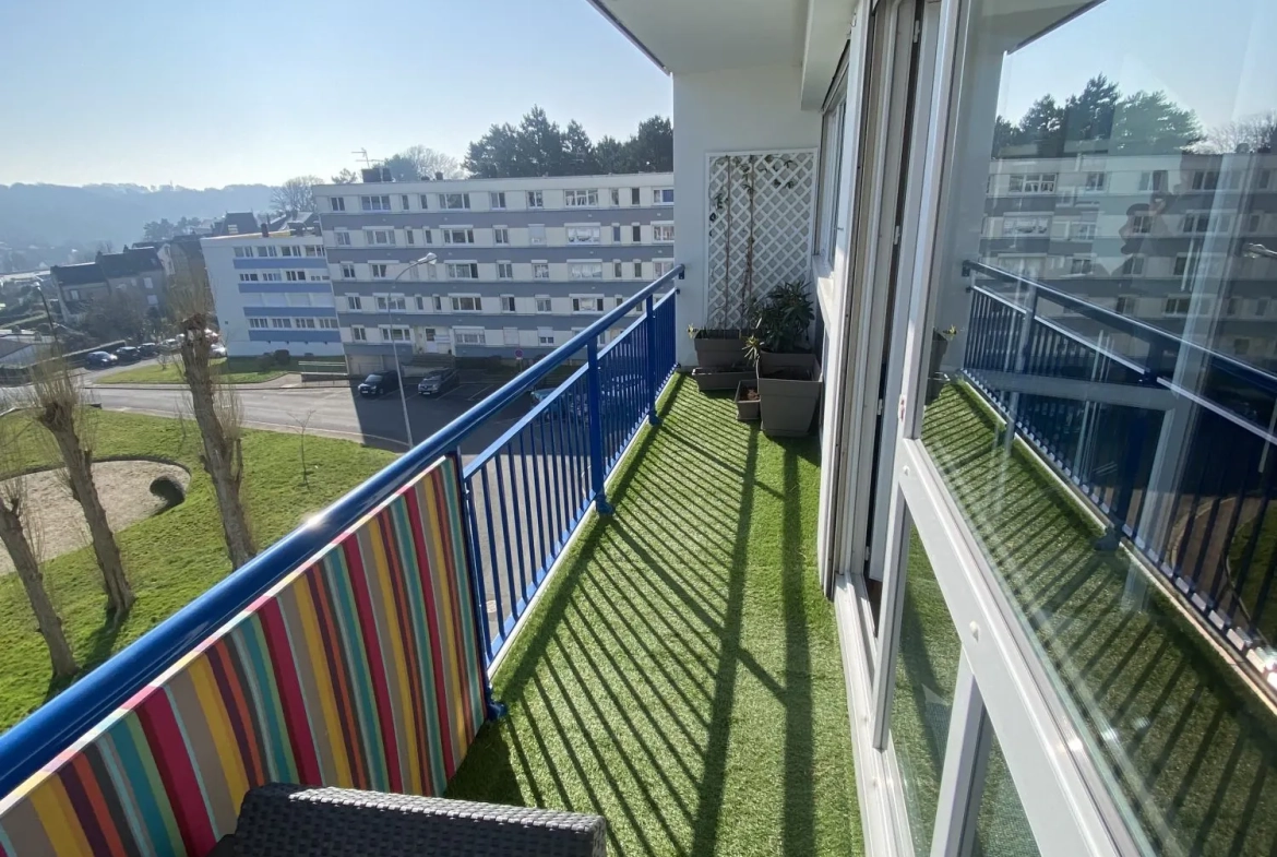 Appartement 3 pièces avec balcon, ascenseur et stationnement à Fécamp 