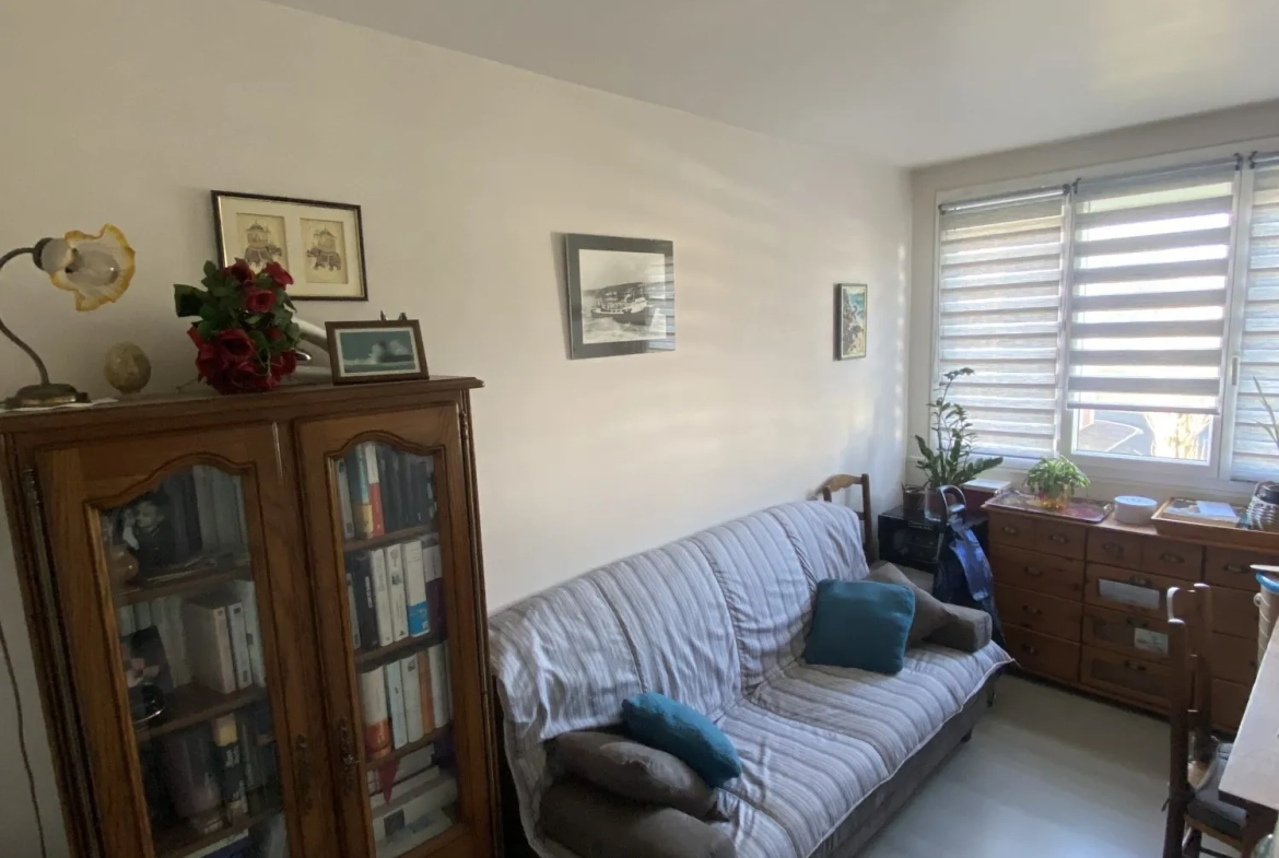 Appartement 3 pièces avec balcon, ascenseur et stationnement à Fécamp 