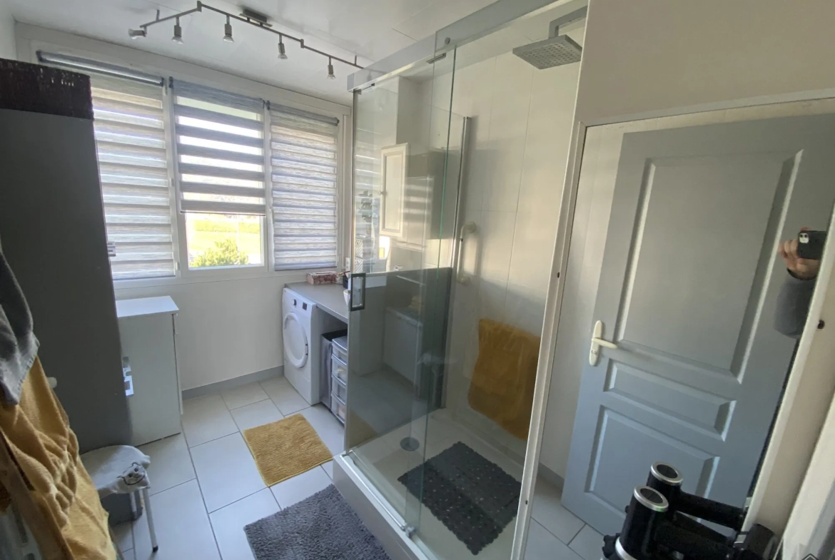 Appartement 3 pièces avec balcon, ascenseur et stationnement à Fécamp 