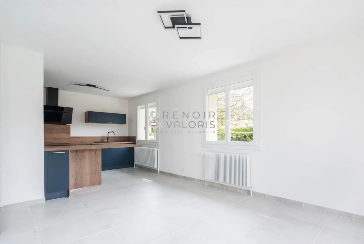 Maison 5 pièces rénovée avec jardin, balcon et garage à Rollainville 