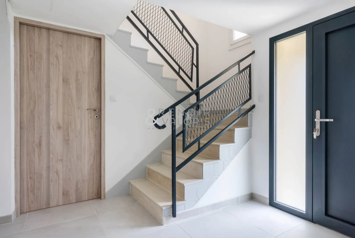 Maison 5 pièces rénovée avec jardin, balcon et garage à Rollainville 