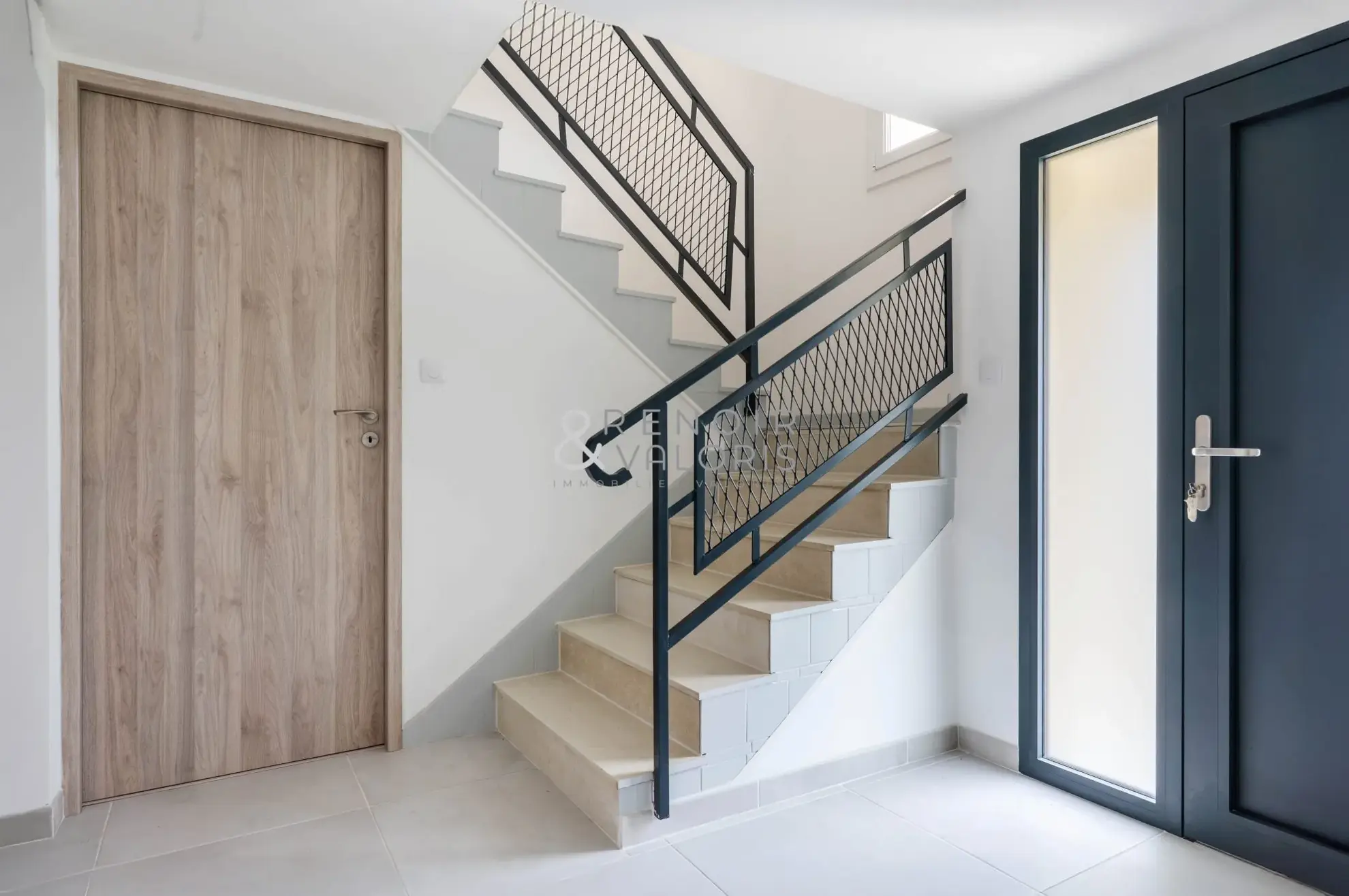Maison 5 pièces rénovée avec jardin, balcon et garage à Rollainville 