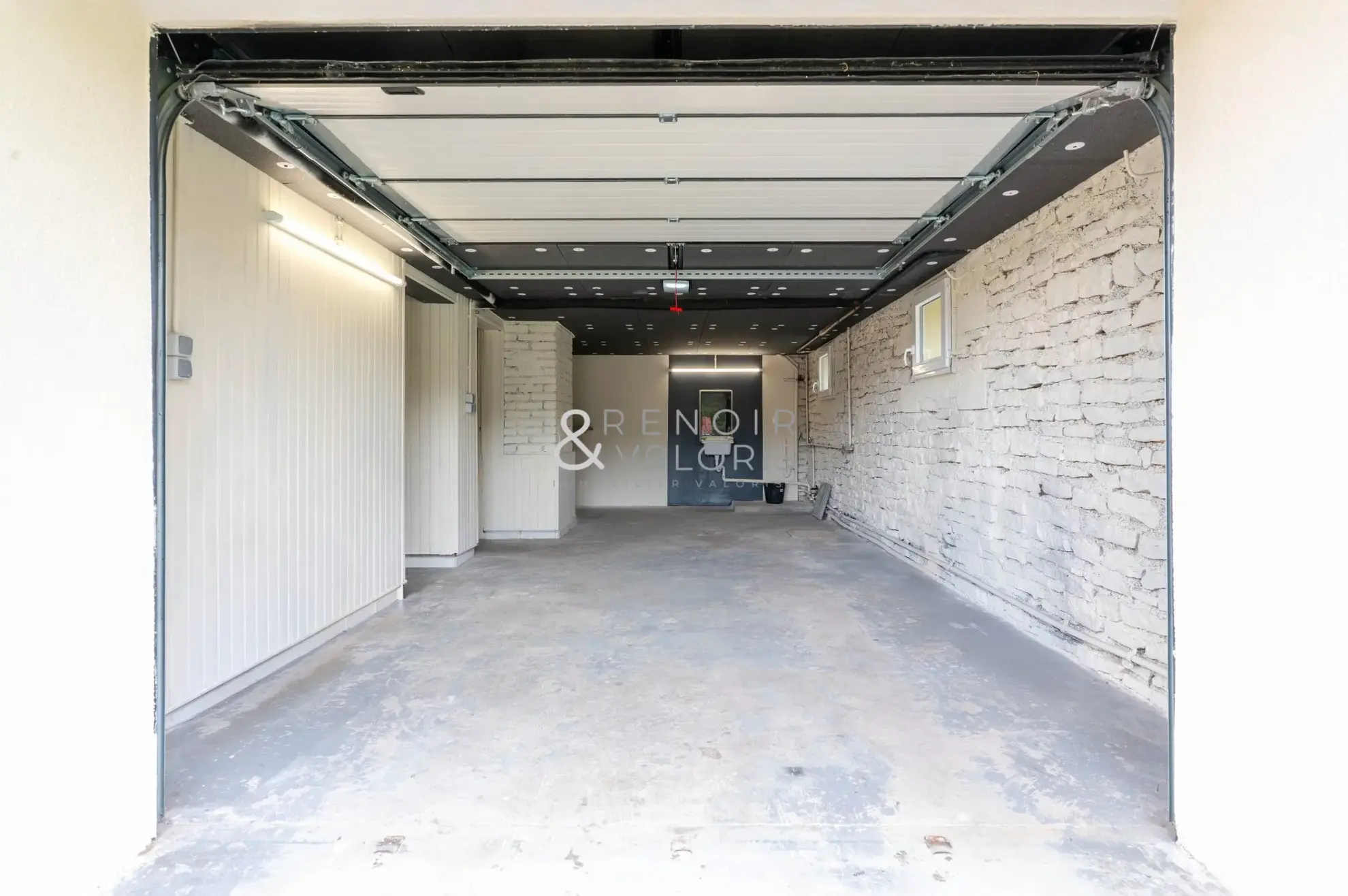 Maison 5 pièces rénovée avec jardin, balcon et garage à Rollainville 