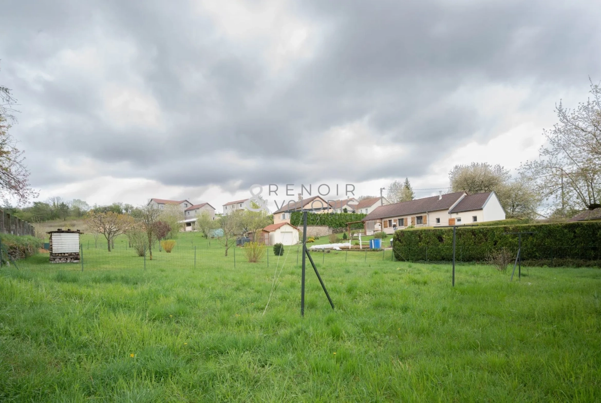 Maison 5 pièces rénovée avec jardin, balcon et garage à Rollainville 