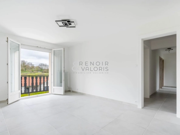 Maison 5 pièces rénovée avec jardin, balcon et garage à Rollainville