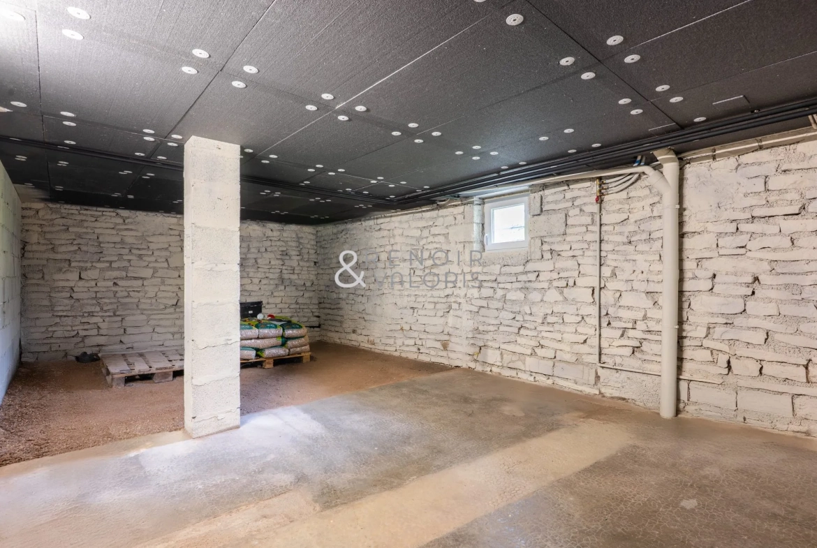 Maison 5 pièces rénovée avec jardin, balcon et garage à Rollainville 