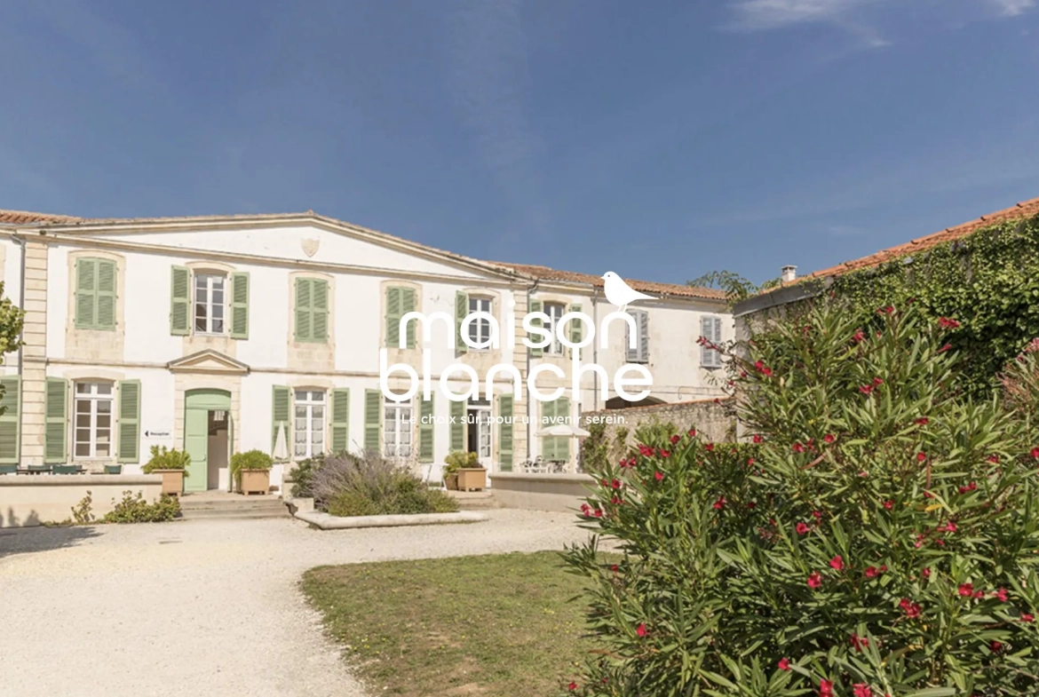 Appartement T1 meublé à Saint-Martin-de-Ré – Investissement LMNP sécurisé avec rendement attractif 