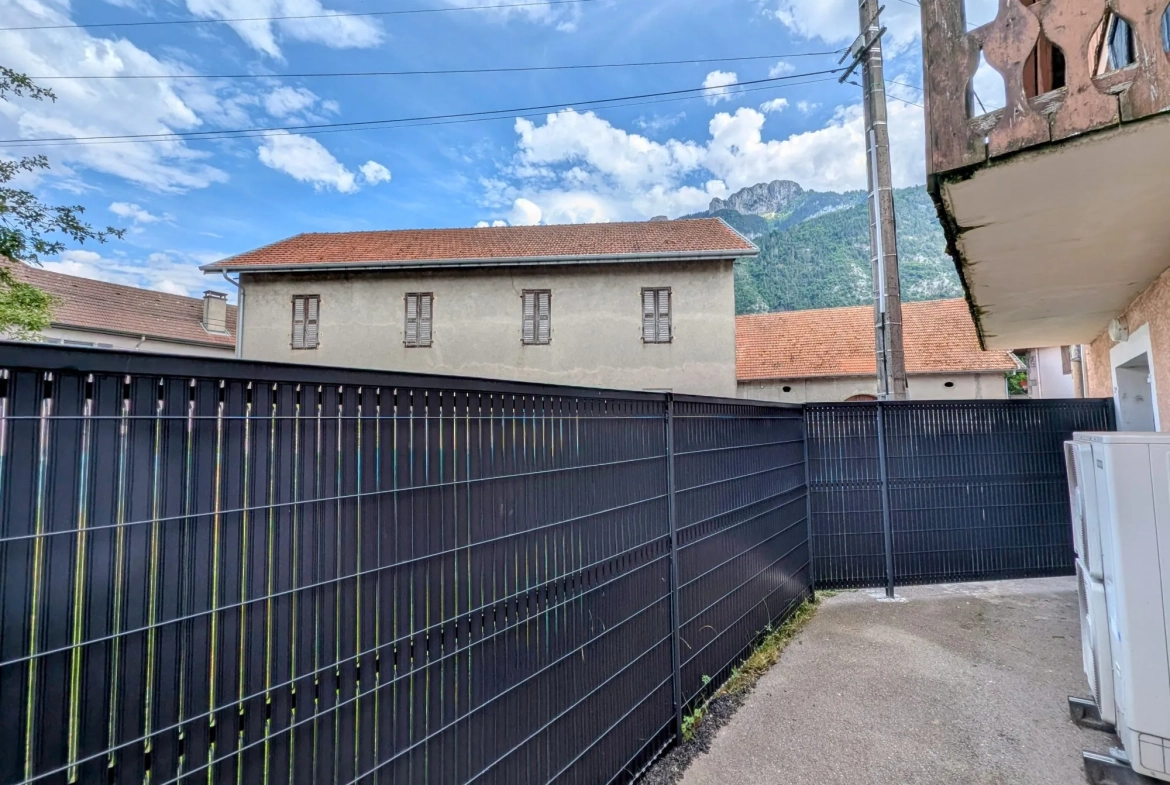 Appartement T2 à vendre à Bonneville, secteur Pontchy avec terrasse 