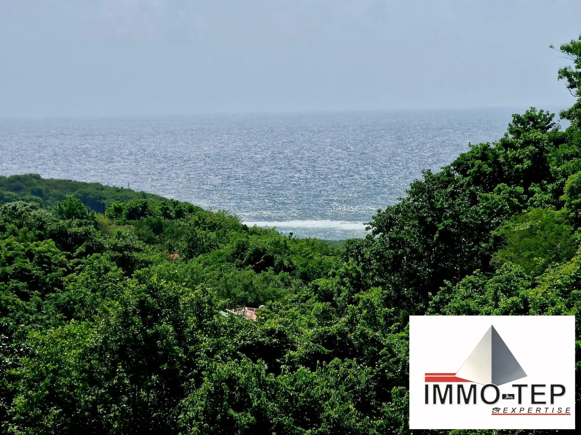 Terrain constructible avec vue mer à Le Marin, Martinique 