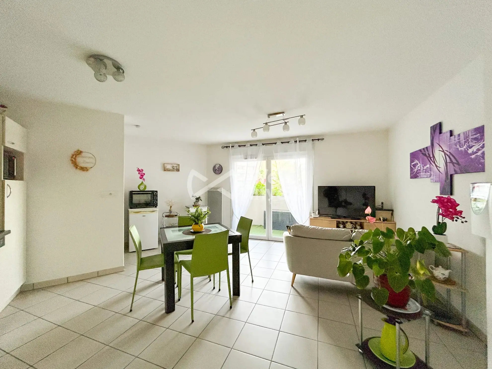 Appartement T2 lumineux à Agde dans résidence sénioriale avec terrasse et parking 