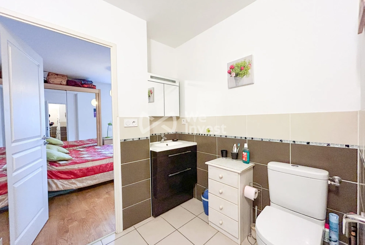 Appartement T2 lumineux à Agde dans résidence sénioriale avec terrasse et parking 
