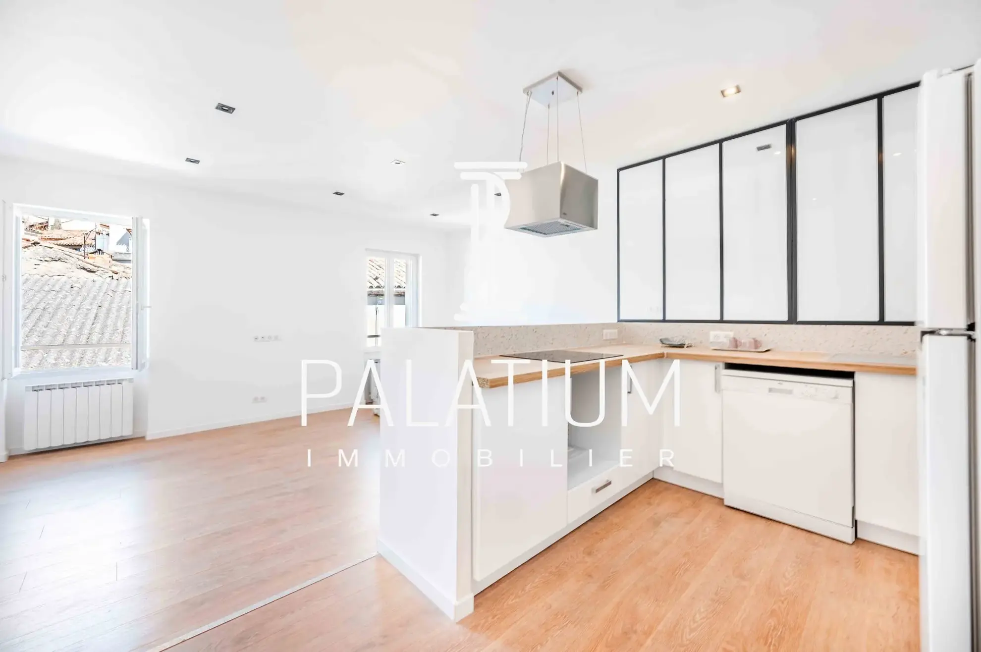 Appartements T2 rénovés à Gréoux-les-Bains – Centre-ville et commodités 