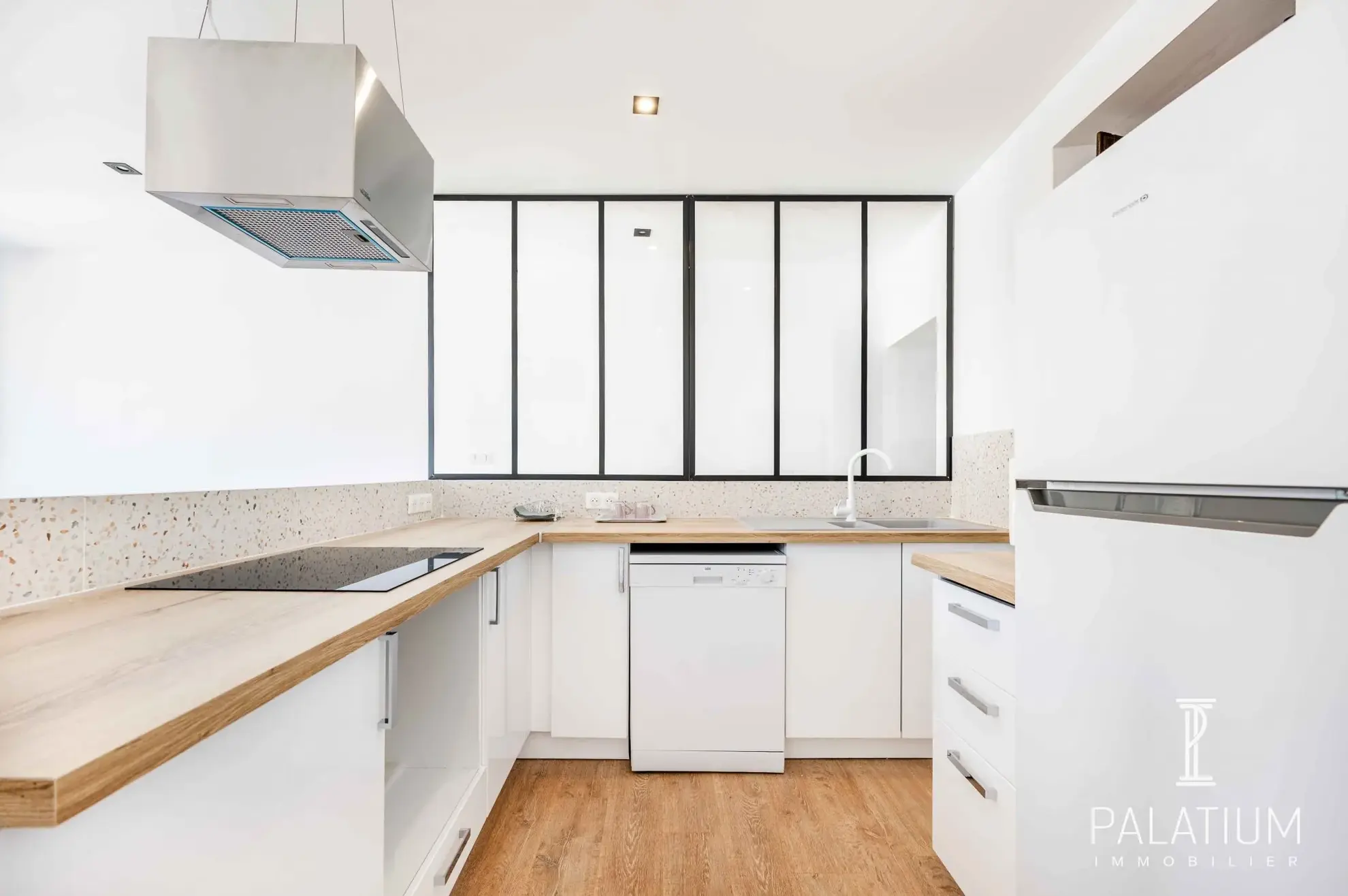 Appartements T2 rénovés à Gréoux-les-Bains – Centre-ville et commodités 
