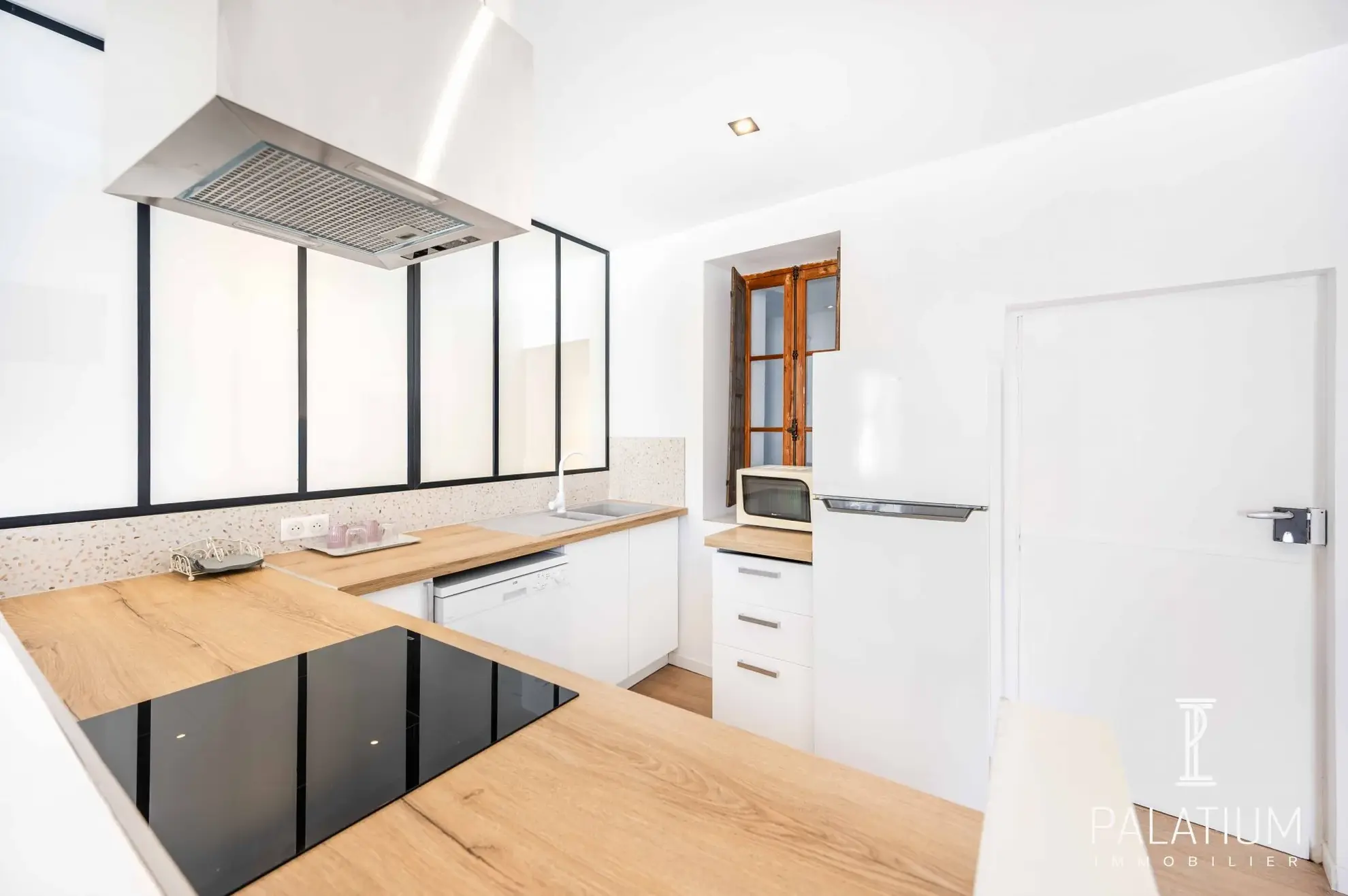 Appartements T2 rénovés à Gréoux-les-Bains – Centre-ville et commodités 