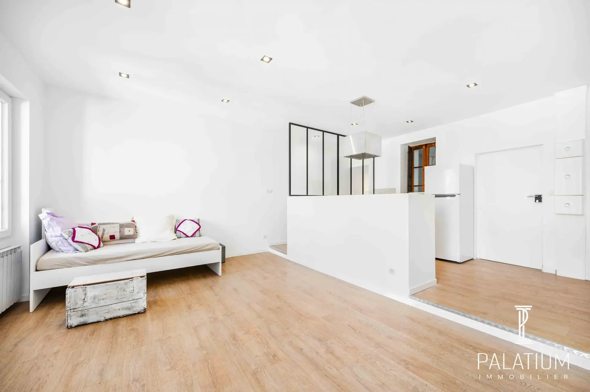 Appartements T2 rénovés à Gréoux-les-Bains – Centre-ville et commodités 