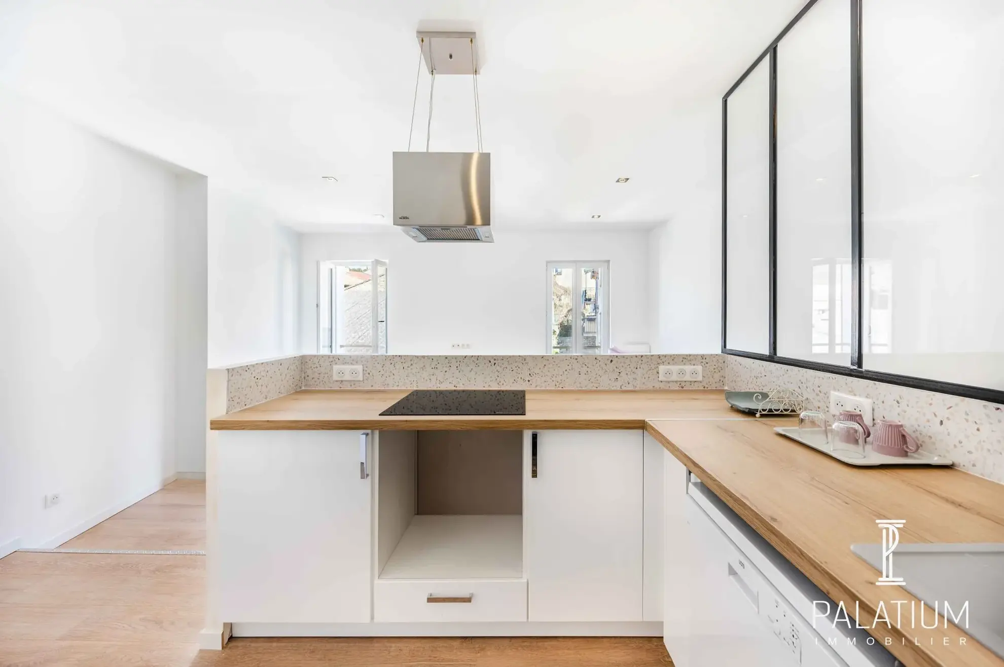 Appartements T2 rénovés à Gréoux-les-Bains – Centre-ville et commodités 