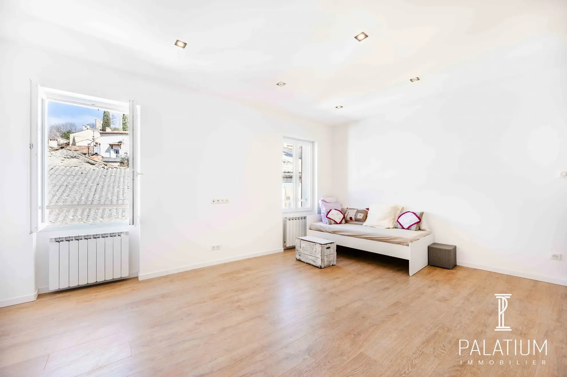 Appartements T2 rénovés à Gréoux-les-Bains – Centre-ville et commodités 