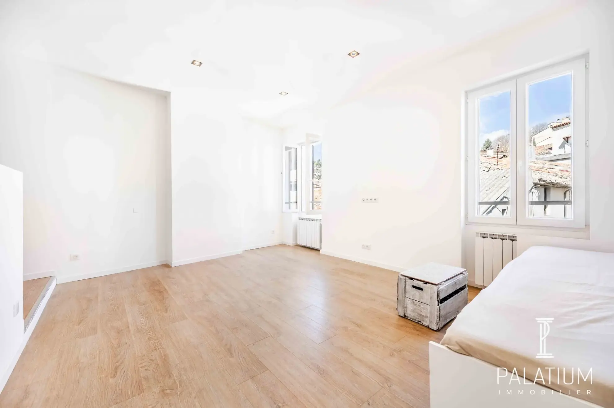 Appartements T2 rénovés à Gréoux-les-Bains – Centre-ville et commodités 