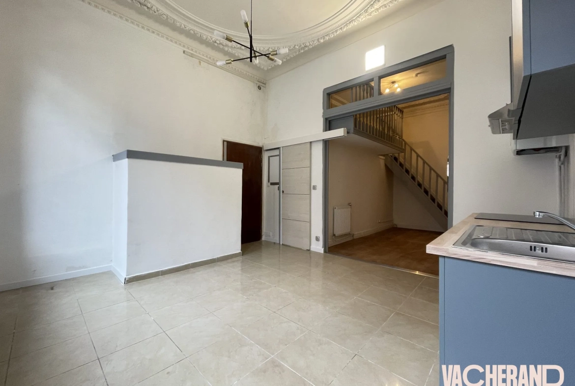Appartement rénové à Lille, rue d'Isly, proche Cormontaigne et Catho 