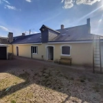 Maison de plain-pied lumineuse avec jardin à Marigné-Laillé
