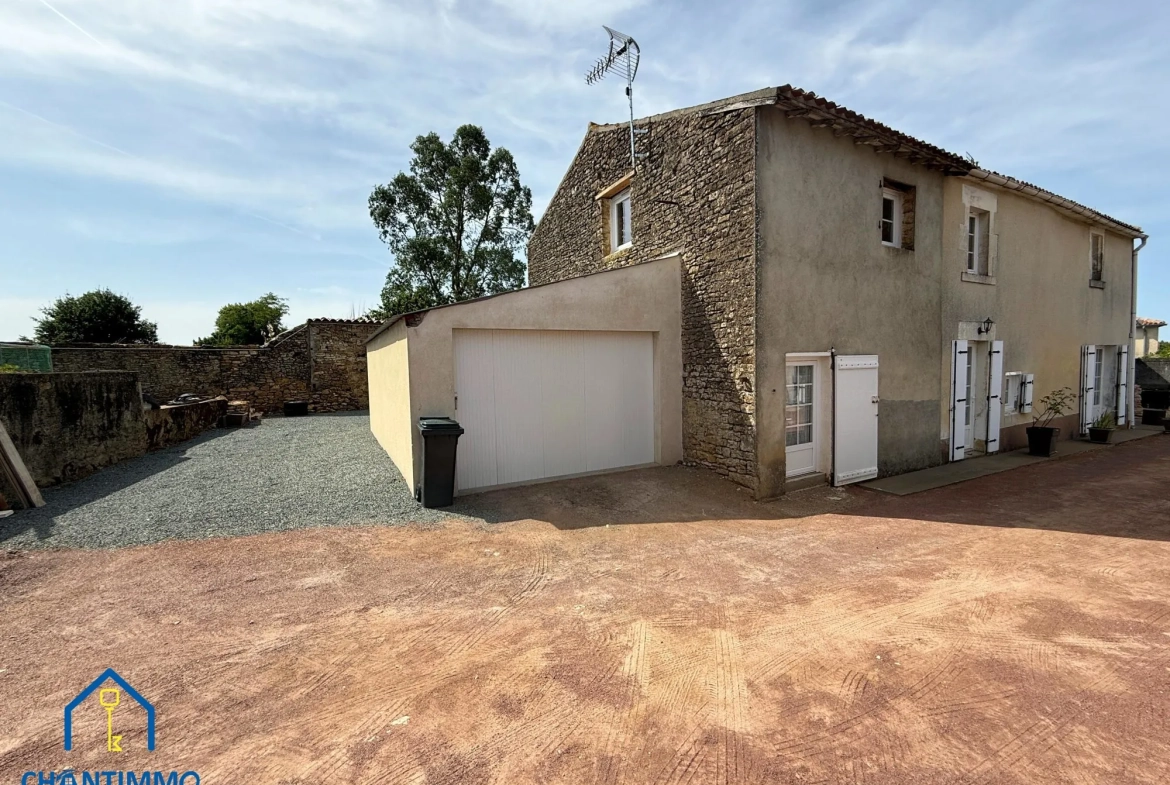 Charmante maison en pierres à vendre près de Chantonnay avec piscine - Opportunité à saisir 