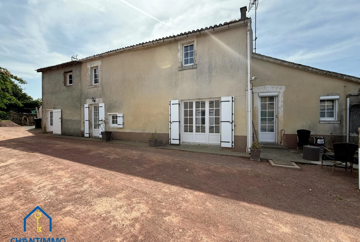 Charmante maison en pierres à vendre près de Chantonnay avec piscine - Opportunité à saisir 