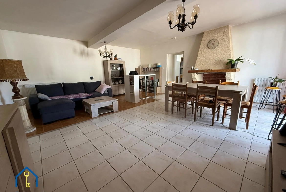 Charmante maison en pierres à vendre près de Chantonnay avec piscine - Opportunité à saisir 