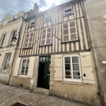 Studio rénové en plein centre d'Orléans avec potentiel locatif