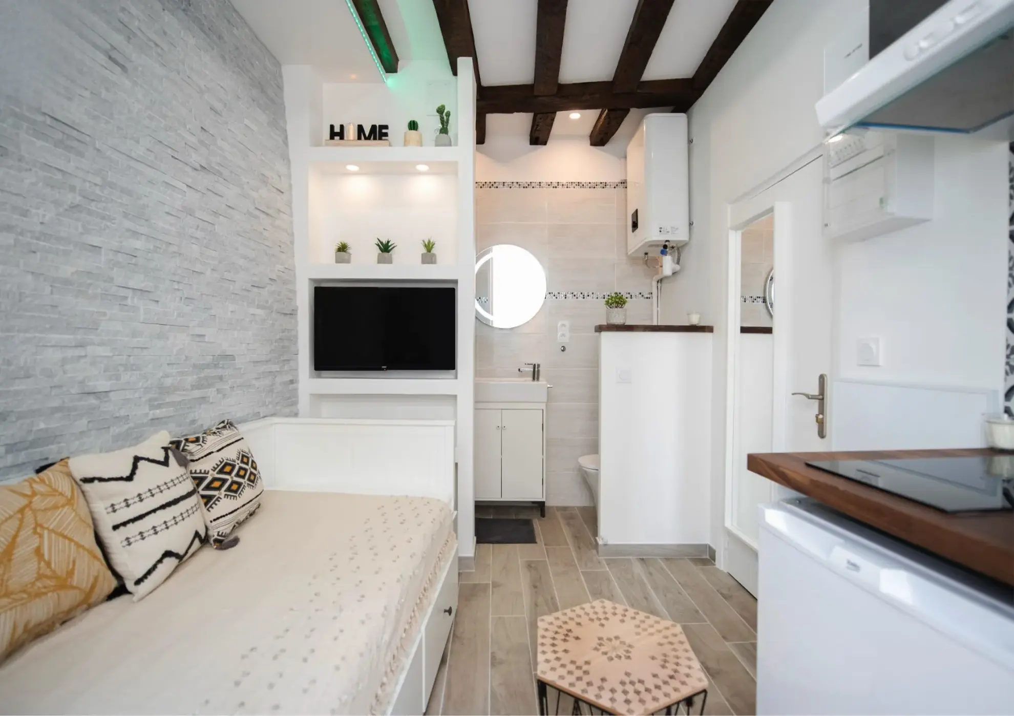 Studio rénové en plein centre d'Orléans avec potentiel locatif 
