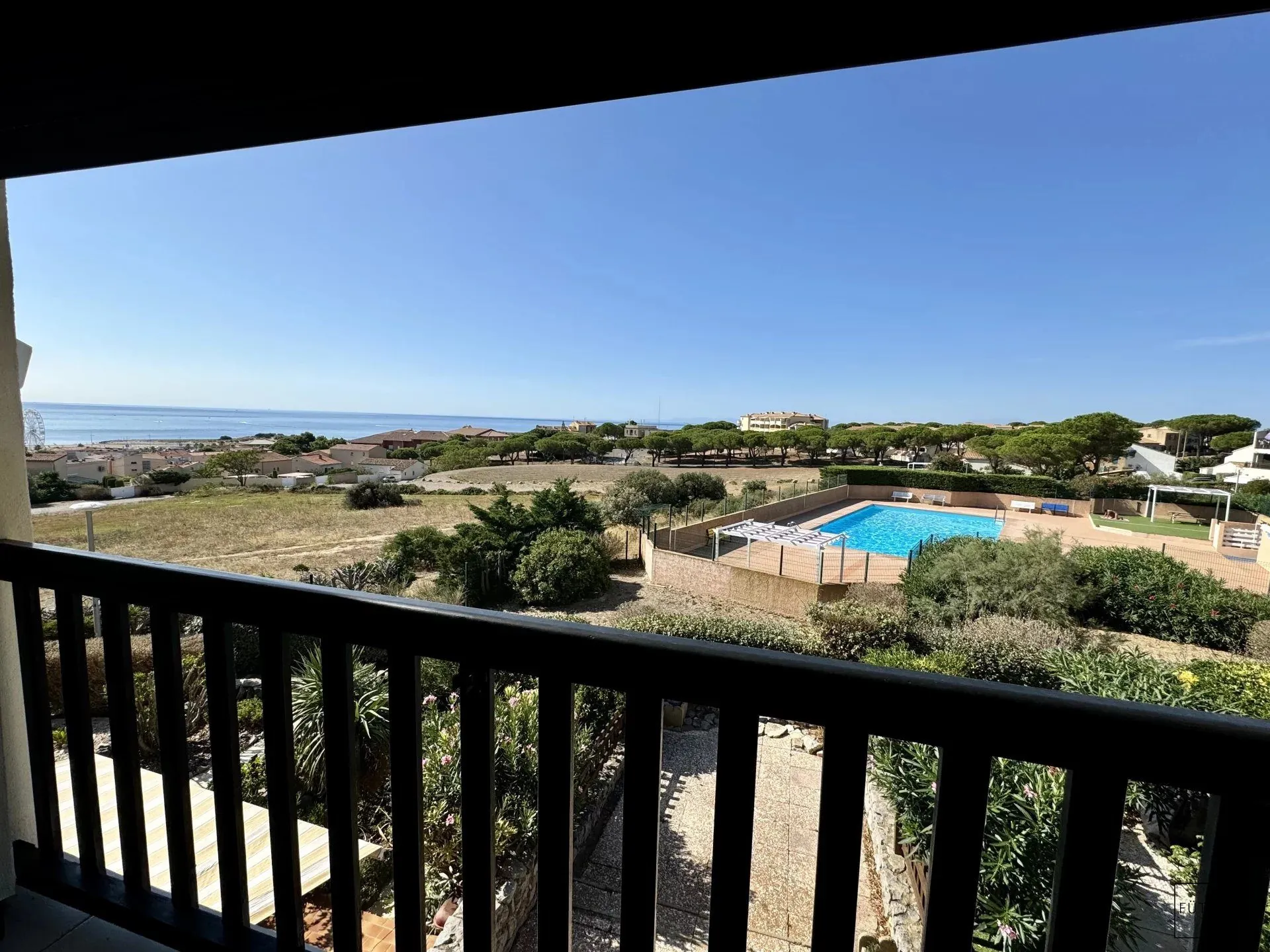 Appartement Studio cabine avec piscine et vue mer à Saint Pierre la Mer 